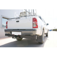 Фаркоп ARAGON на TOYOTA Hilux 2005–2015  Арт. E6402FC (с задней ступенькой и отбойным брусом)