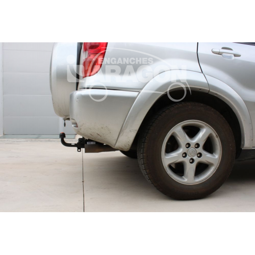Фаркоп ARAGON на TOYOTA RAV4 2000–2006  Арт. E6405BA 