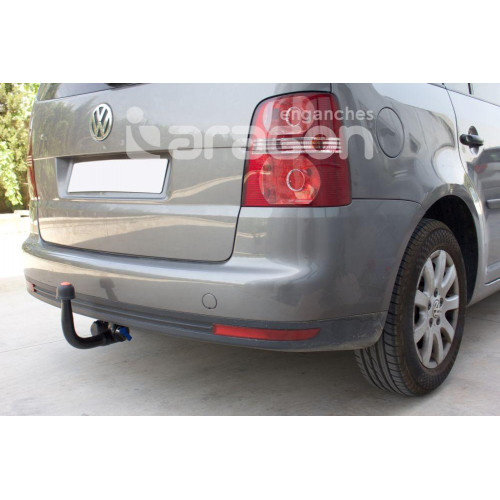 Фаркоп ARAGON на VOLKSWAGEN Touran 2010–2015  Арт. E6712AV 